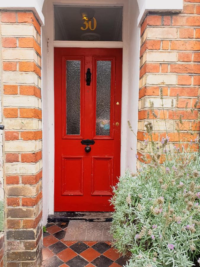 Apartment Cosy 2 Bedroom House Sleeps 6 - With Free Wifi & Garden By Roost
