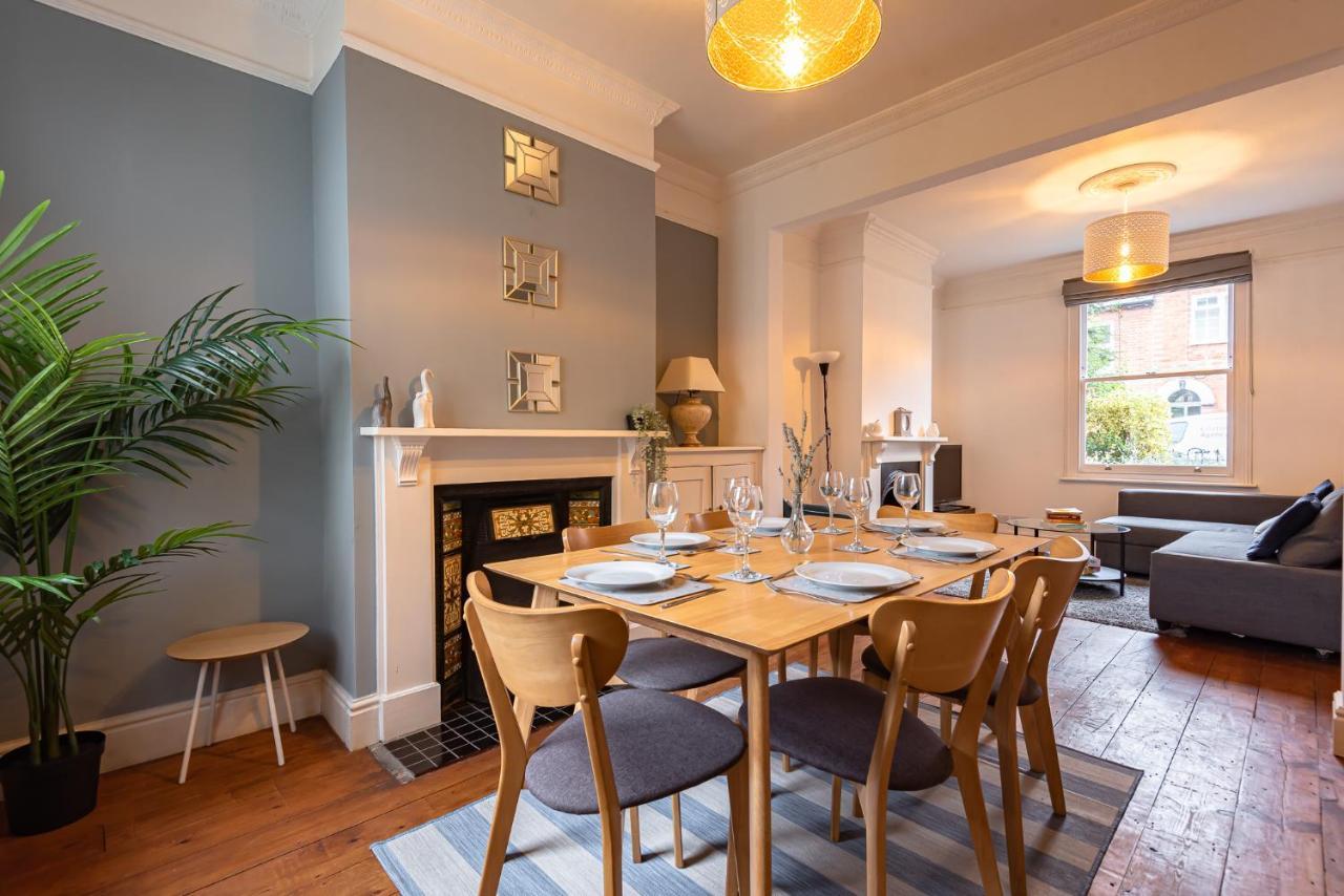 Cosy 2 Bedroom House Sleeps 6 - With Free Wifi & Garden By Roost Reading
