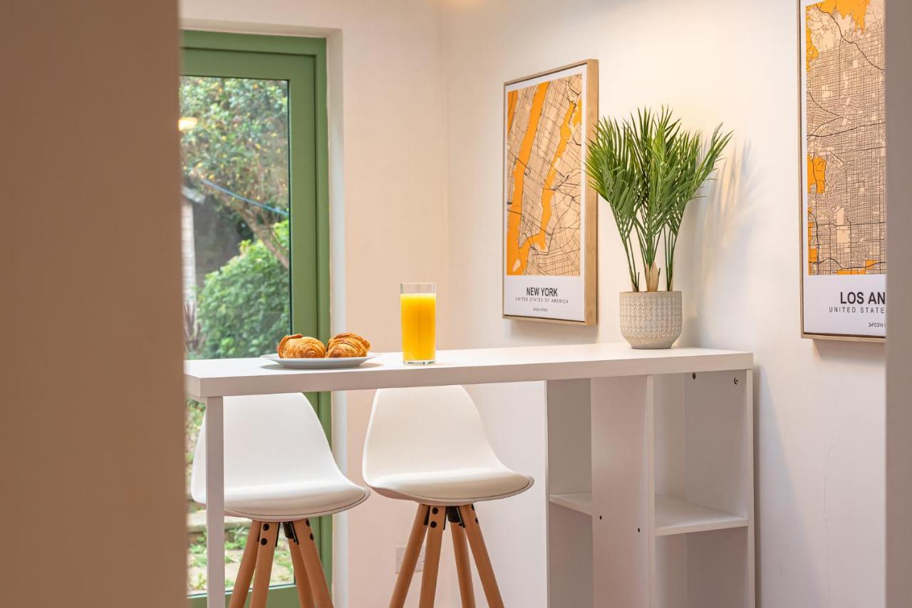 Apartment Cosy 2 Bedroom House Sleeps 6 - With Free Wifi & Garden By Roost *