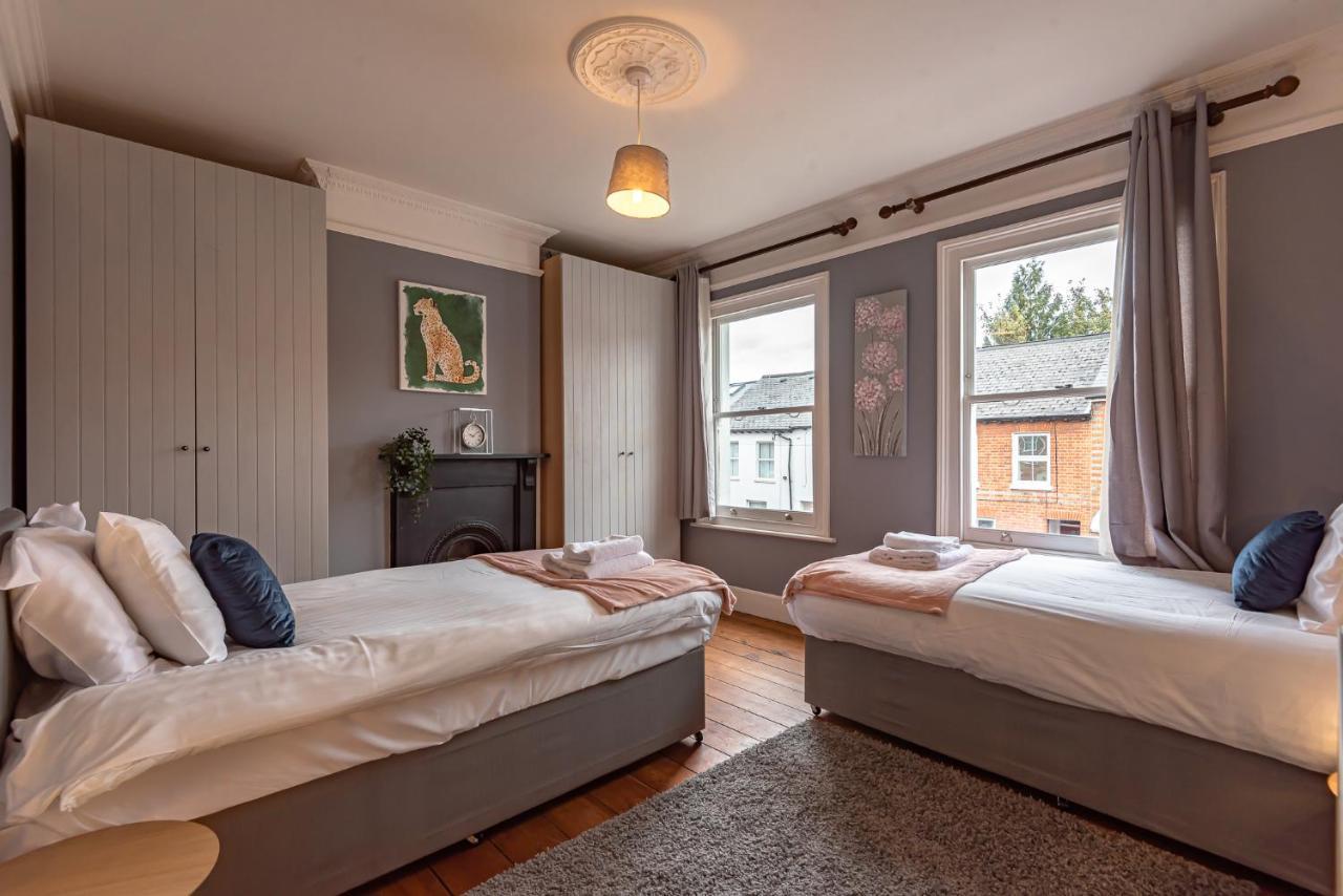 Cosy 2 Bedroom House Sleeps 6 - With Free Wifi & Garden By Roost Reading