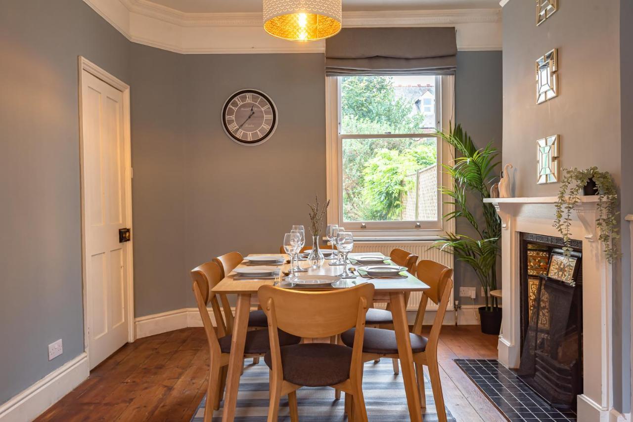 Apartment Cosy 2 Bedroom House Sleeps 6 - With Free Wifi & Garden By Roost
